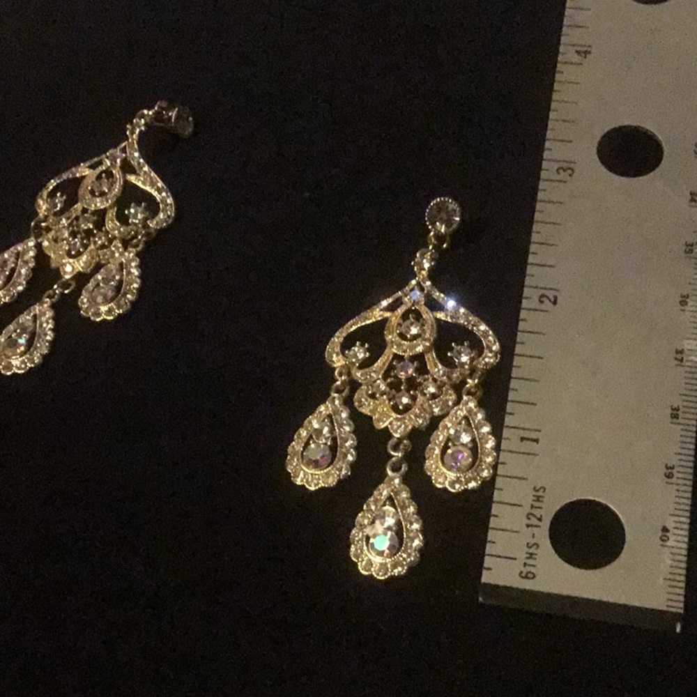 Beautiful gold tone RHINESTONE earrings - Picture 3 of 6